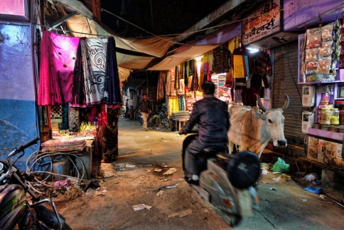 Autor: Eric Wienke "Agra Bazaar at Night"